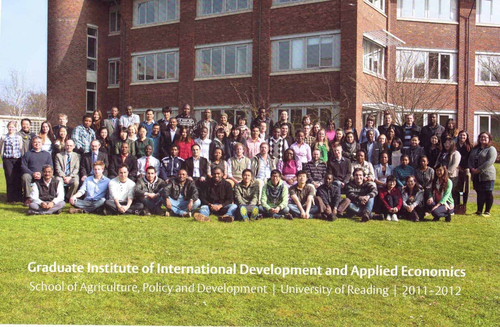 ภาพตอนเรียนจบ International Development and Applied Economics ที่ University of Reading