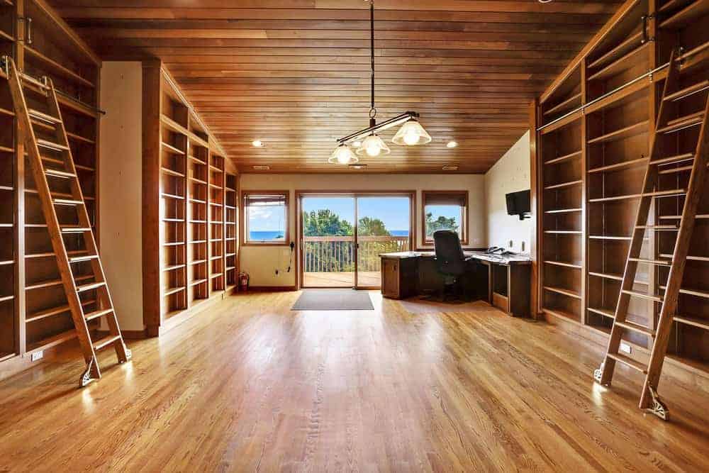 The library, with petrified-wood writing desk, overlooks the Bay. Photo: peregrinecliff.com