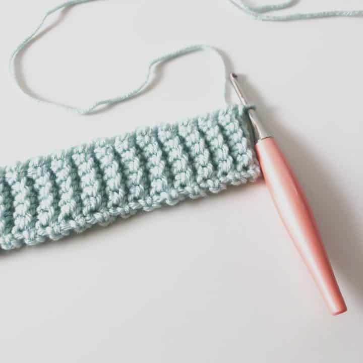 picture of blue crochet ribbing for hats tutorial