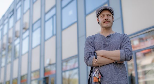 Huismeester dennis over zijn ervaring bij Eager People