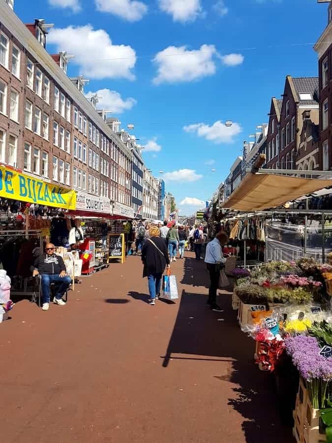 Albert Cuypmarkt in De Pijp Amsterdam Albert Cuypmarkt in De Pijp Amsterdam