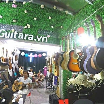 lop-hoc-dan-guitara-vn-long-bien