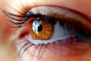 des cils longs et sains