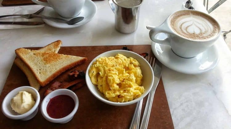 Breakfast with the Family Jocelyn Chinese Tuition Current Affairs Discussion (O Levels Chinese Oral / Higher Chinese Oral / H1 Chinese Oral)