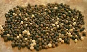 granos de pimienta
