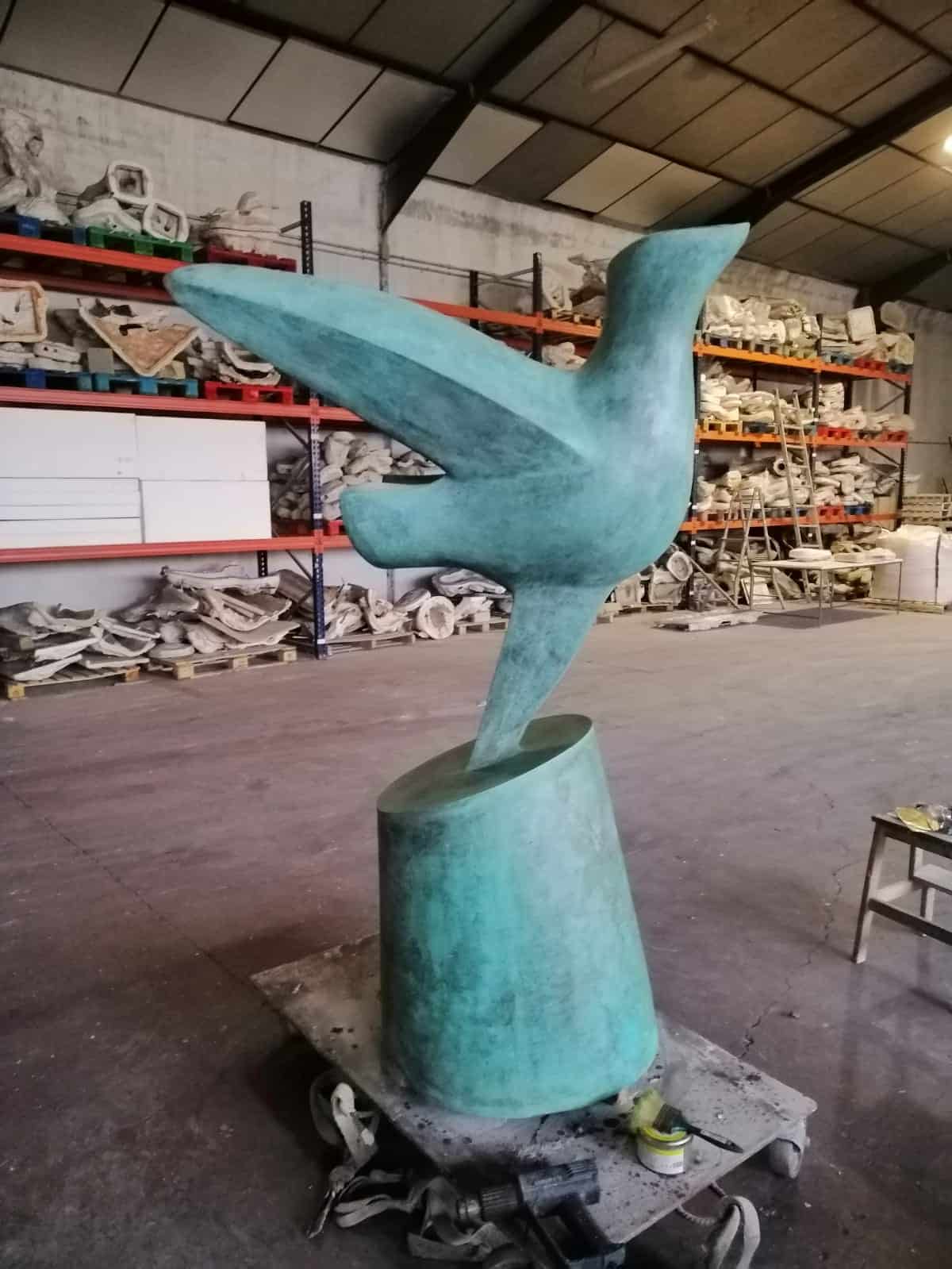 Figuras de resina8 Escultura de paloma en resina y fibra de vidrio