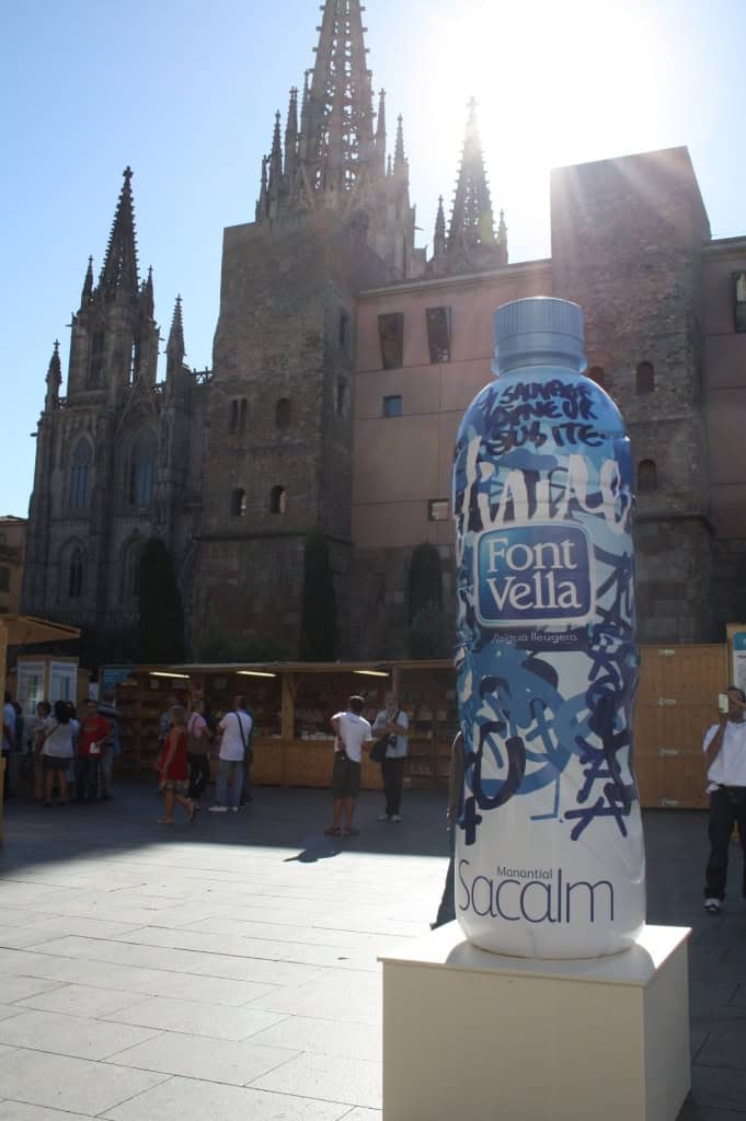 Figuras de resina8 Realización de botellas en en resina y fibra de vidrio para la presentación de las nuevas botellas de Font Vella