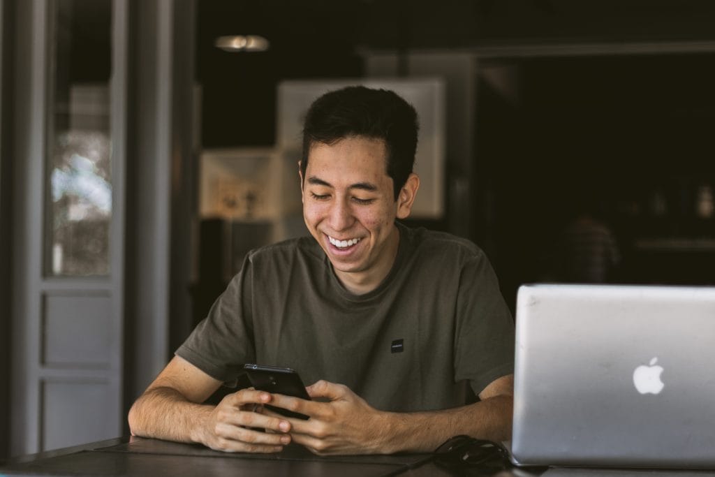 Best ways to engage with the use of text messaging for retail marketing