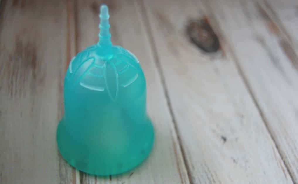 6 Folding Methods for Menstrual Cups The Pistachio Project