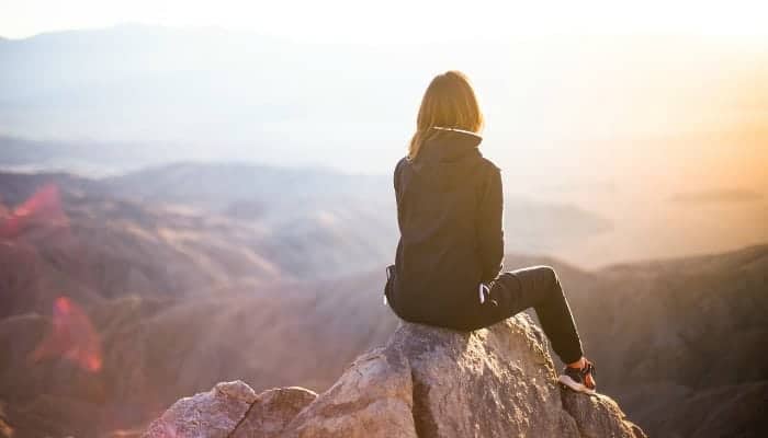 Begin renewing your mind each day with these 30 powerful verses for your war room. | A Little R & R | Rosilind Jukić | Christianity | Christian living | Christian blog | Christian faith | Renewing the Mind | Quiet Times | #christianblog #christianfaith #christianliving #spiritualgrowth #warroom #warrior #renewingthemind #Bible #God #Jesus #momlife #mom #quiettime #SOAK #biblejournaling #biblestudy