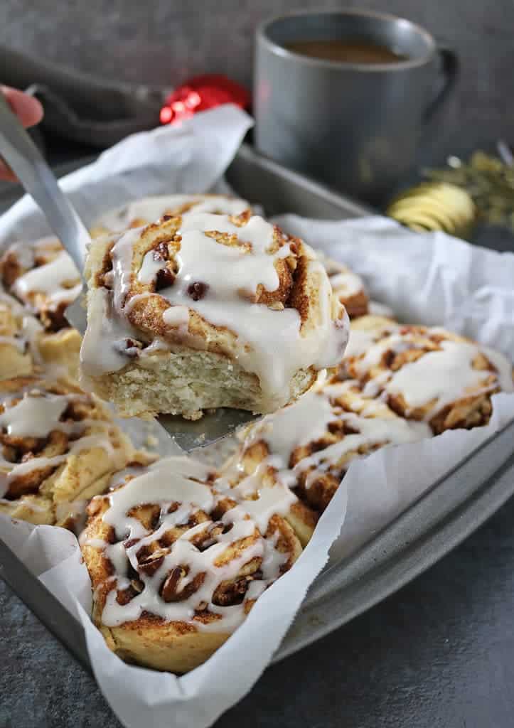 Easy Cardamom Cinnamon Rolls (Yeast Free Recipe)