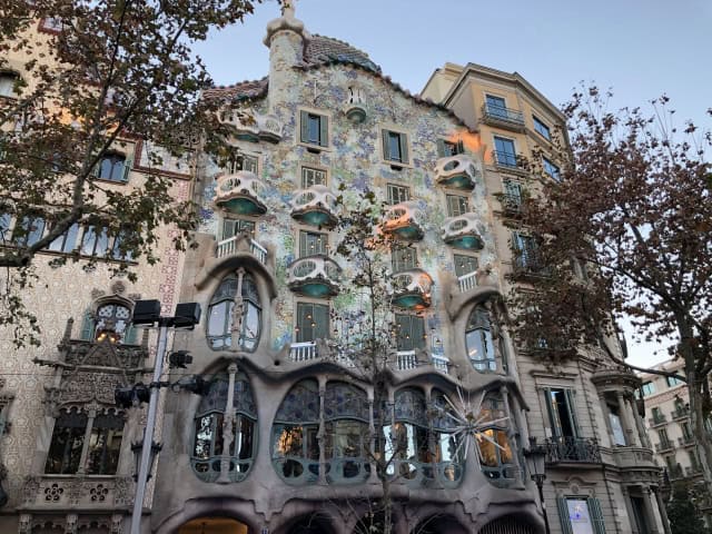 「カサ・バトリョ」スペインにある巨匠ガウディの代表的建築物