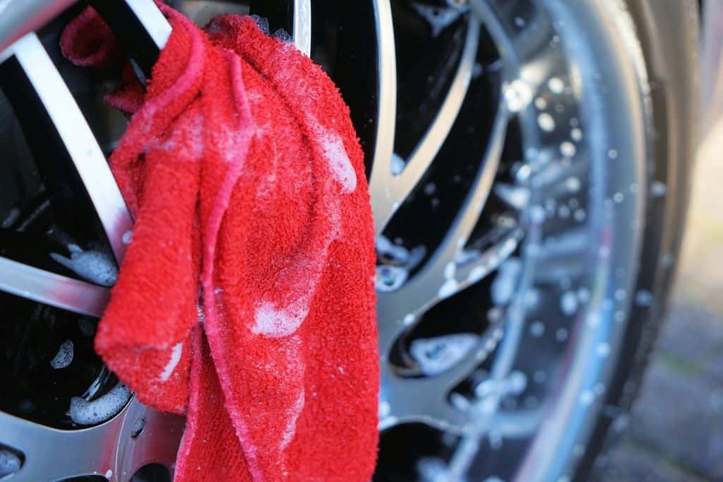 Como limpiar las llantas del coche Como limpiar las llantas del coche