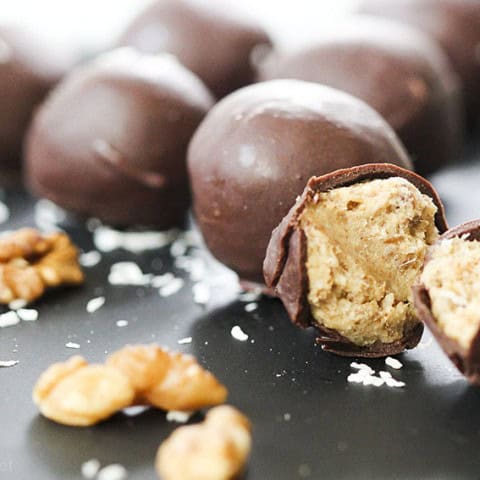 Walnut date chocolate by Anastasia at Kind Earth