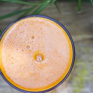 Immune-boosting juice - 3 delicious ways. Carrot and turmeric; Dandelion and apple; Beetroot and ginger. By Anastasia, Kind Earth