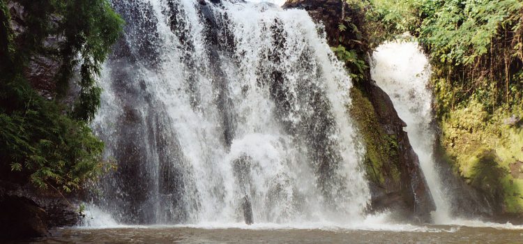 Ka Chanh waterfall in Banlung Chewing sand in Banlung city