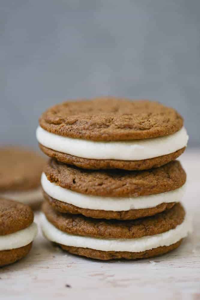 Spiced Molasses Cookie Cream Pies