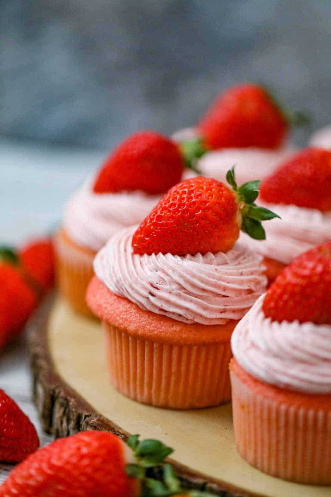 Ultimate Strawberry Cheesecake Pudding Filled Cupcakes
