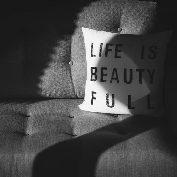 life-pillow Life is Beauty Full