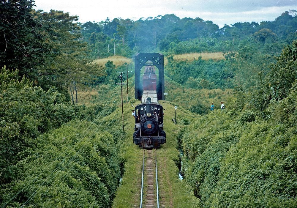 El ferrocarril en tierras de Muluá
