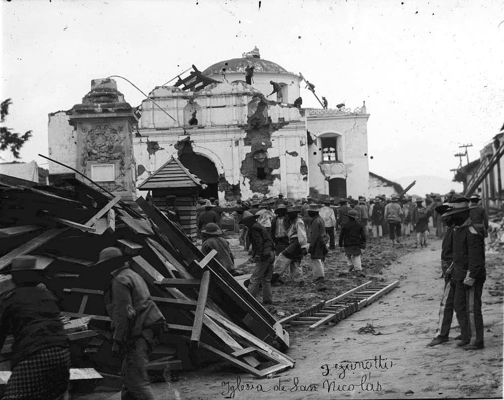 Efectos del terremoto San Perfecto y del volcán Santa María