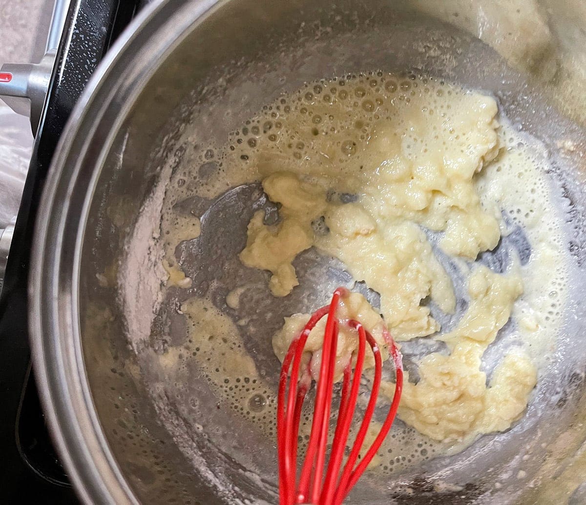 making gravy, paste