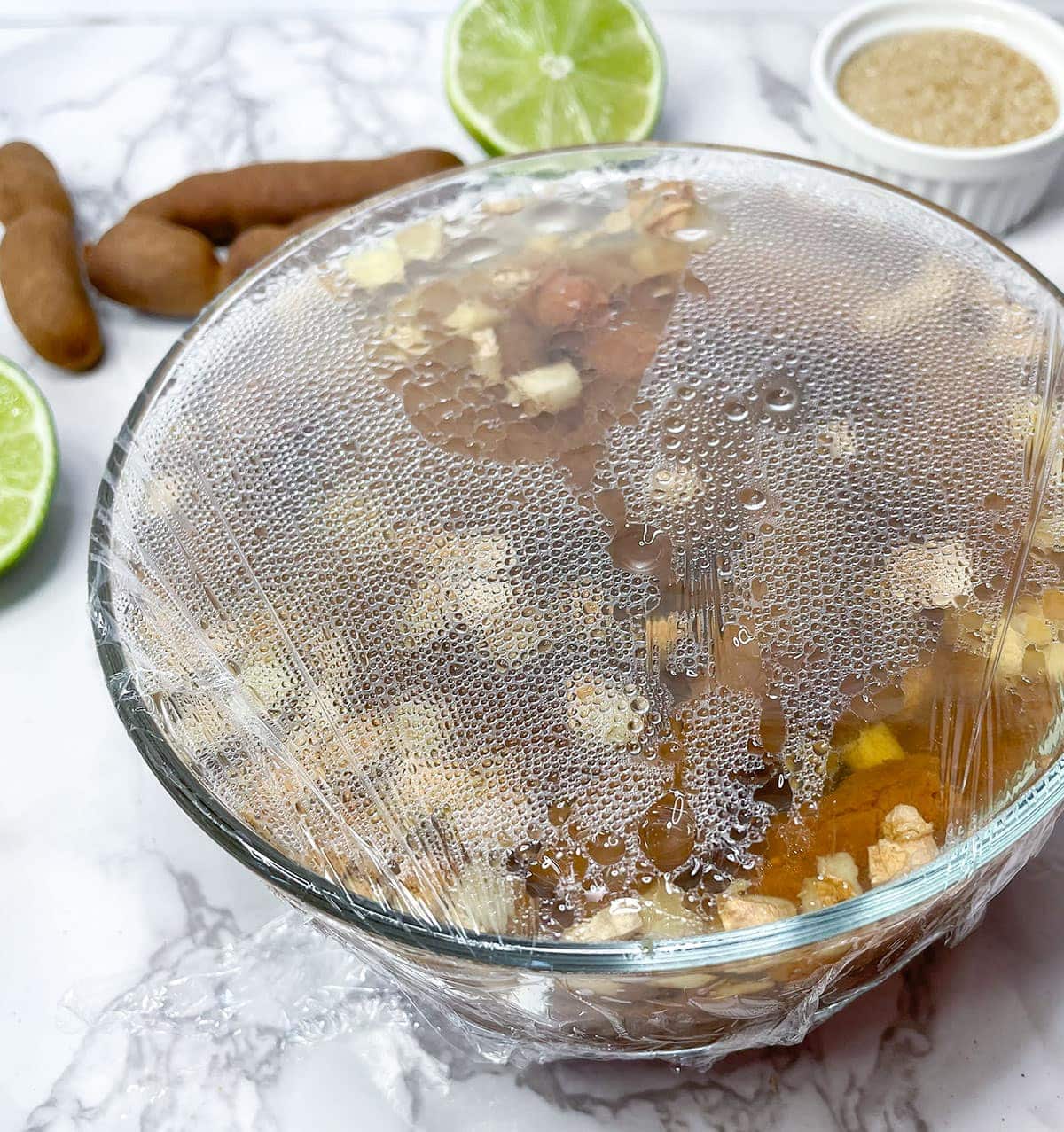 Soaking tamarind for tamarind drink