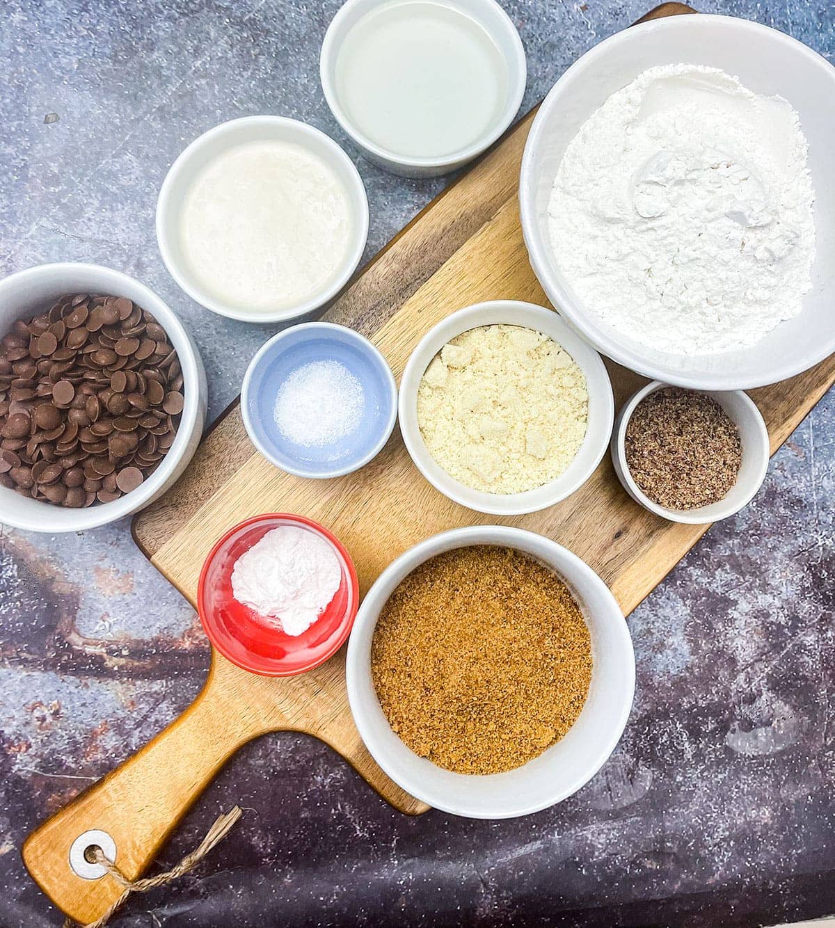 Overlay ingredients for chocolate chips cookies