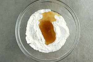 Powdered sugar and fondant mixture in bowl