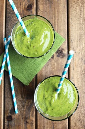 Mango Pineapple Green Smoothie