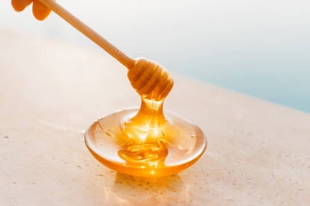 Honey sticks drip honey slowly