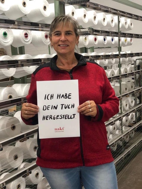 Unsere Mission • Ökologische und soziale Nachhaltigkeit 1 Kettvorbereitung für das nachhaltige Abschminkpad von nakt