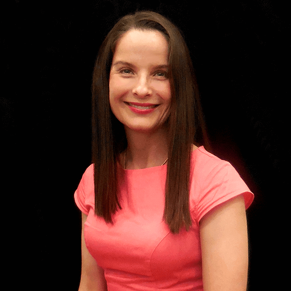 Dr. Della Bennett, MD. Board Certified Plastic Surgeon