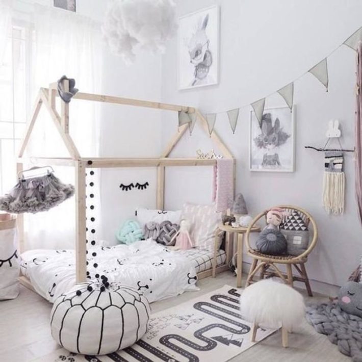 Camerette particolari per bambini con letto montessoriano