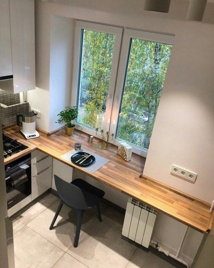 arredare sotto la finestra in cucina