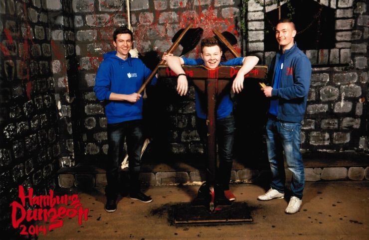 Foto: Freizeitparkinfos.de, Hamburg Dungeon, Abschiedsfoto FPInfos Team