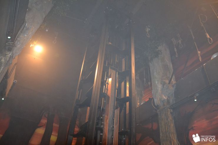 Foto: Freizeitparkinfos.de, Hamburg Dungeon, Drop Dead - Freifallturm