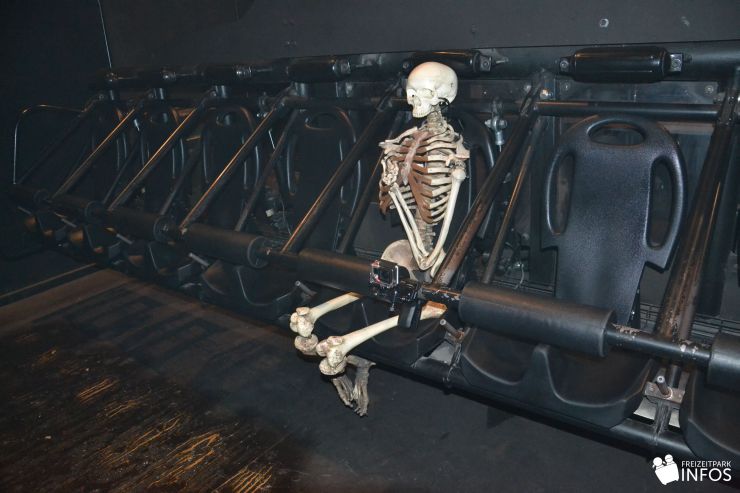 Foto: Freizeitparkinfos.de, Hamburg Dungeon, Drop Dead - Freifallturm