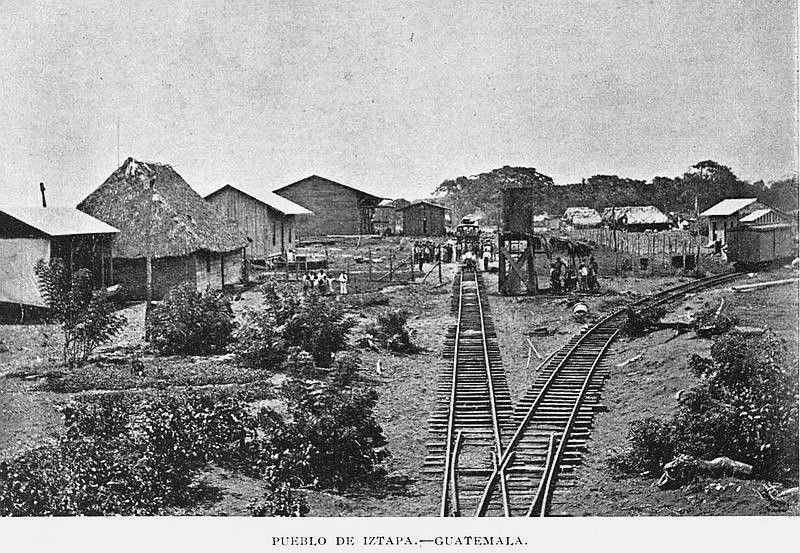 Las vías del ferrocarril entrando en Itzapa