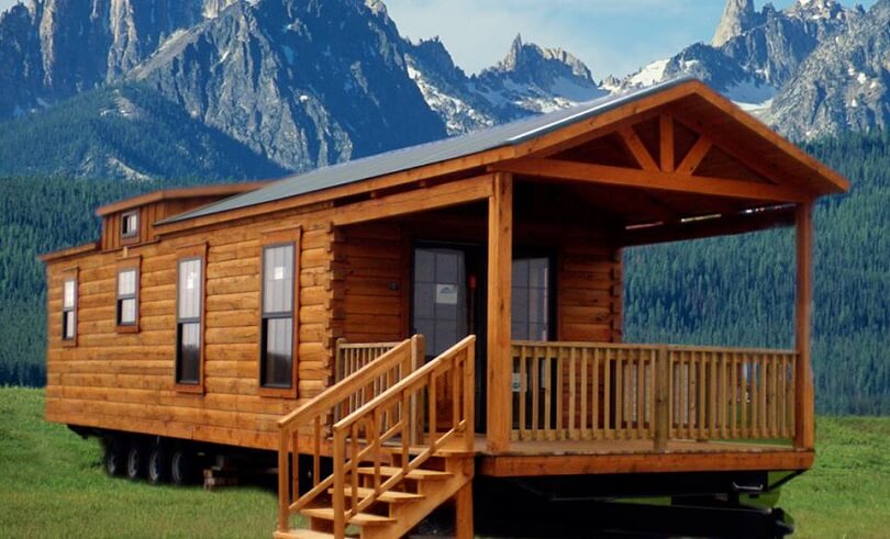 Traditional Log Cabin on Wheels