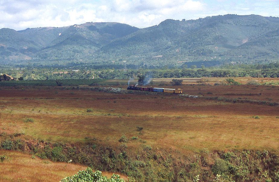 Ferrocarril del Norte en el valle del Motagua