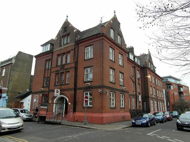 Oxford House, Bethnal Green by Reading Tom. Sourced from Flickr and reproduced under a Creative Commons Attribution 2.0 Generic (CC BY 2.0) licence.