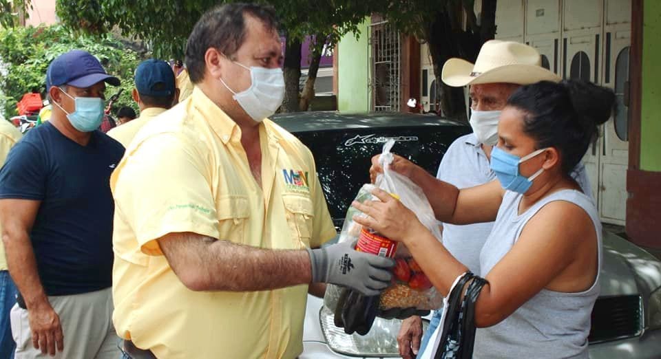 El alcalde de Guastatoya, incansable protector de su pueblo