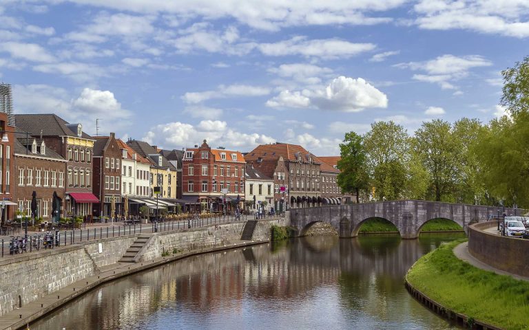 Afbeelding rivier door Roermond