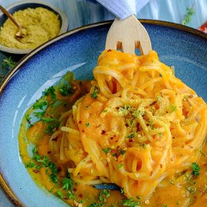 Charred Red Pepper Spicy Pumpkin Sauce Pasta (Gluten-Free, Vegan)