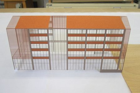 Façades et toiture assemblées formant une "coque"