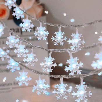 7: Woochic Christmas Snowflake String Lights