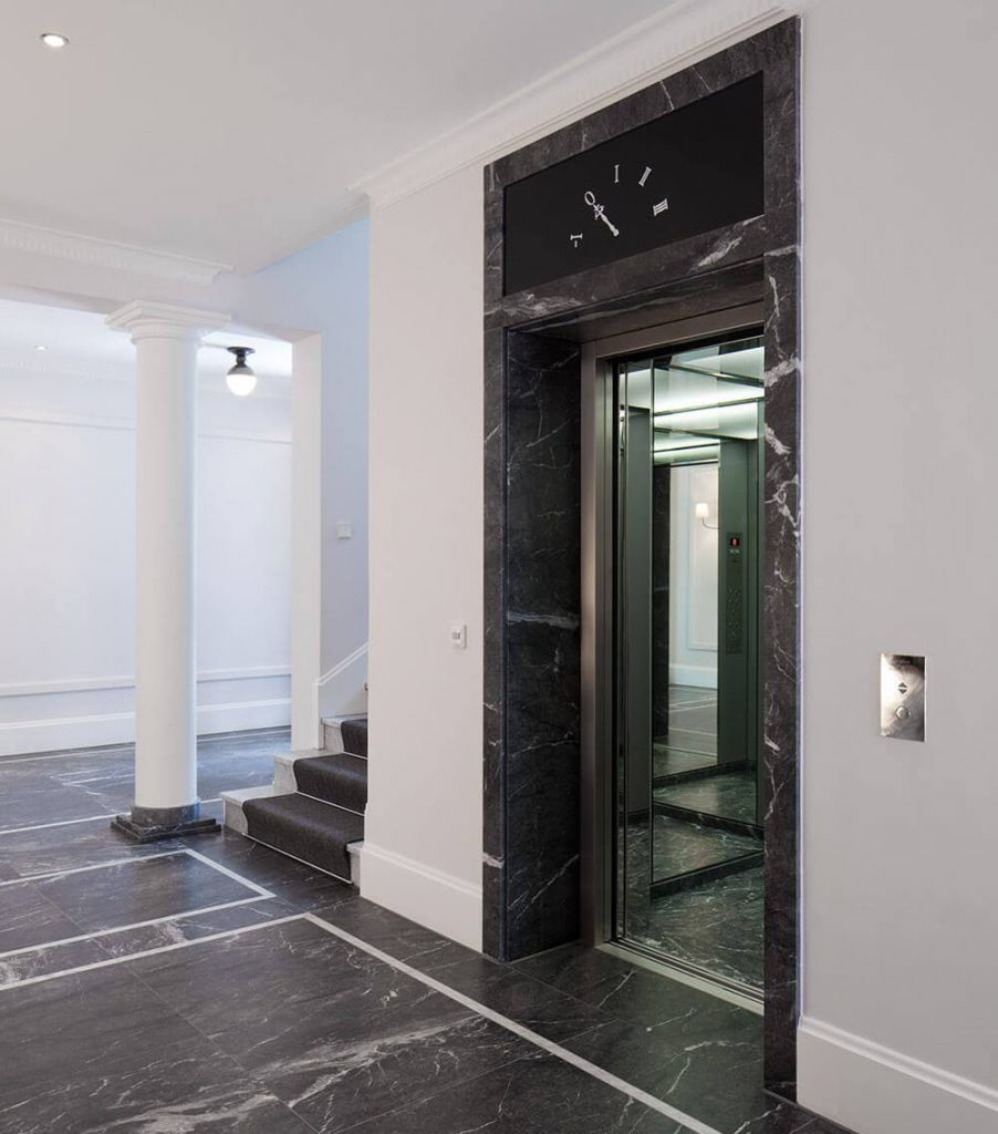 Edle Marmor Details an einem Lift