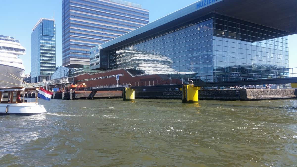 rondvaart in de haven van Amsterdam
