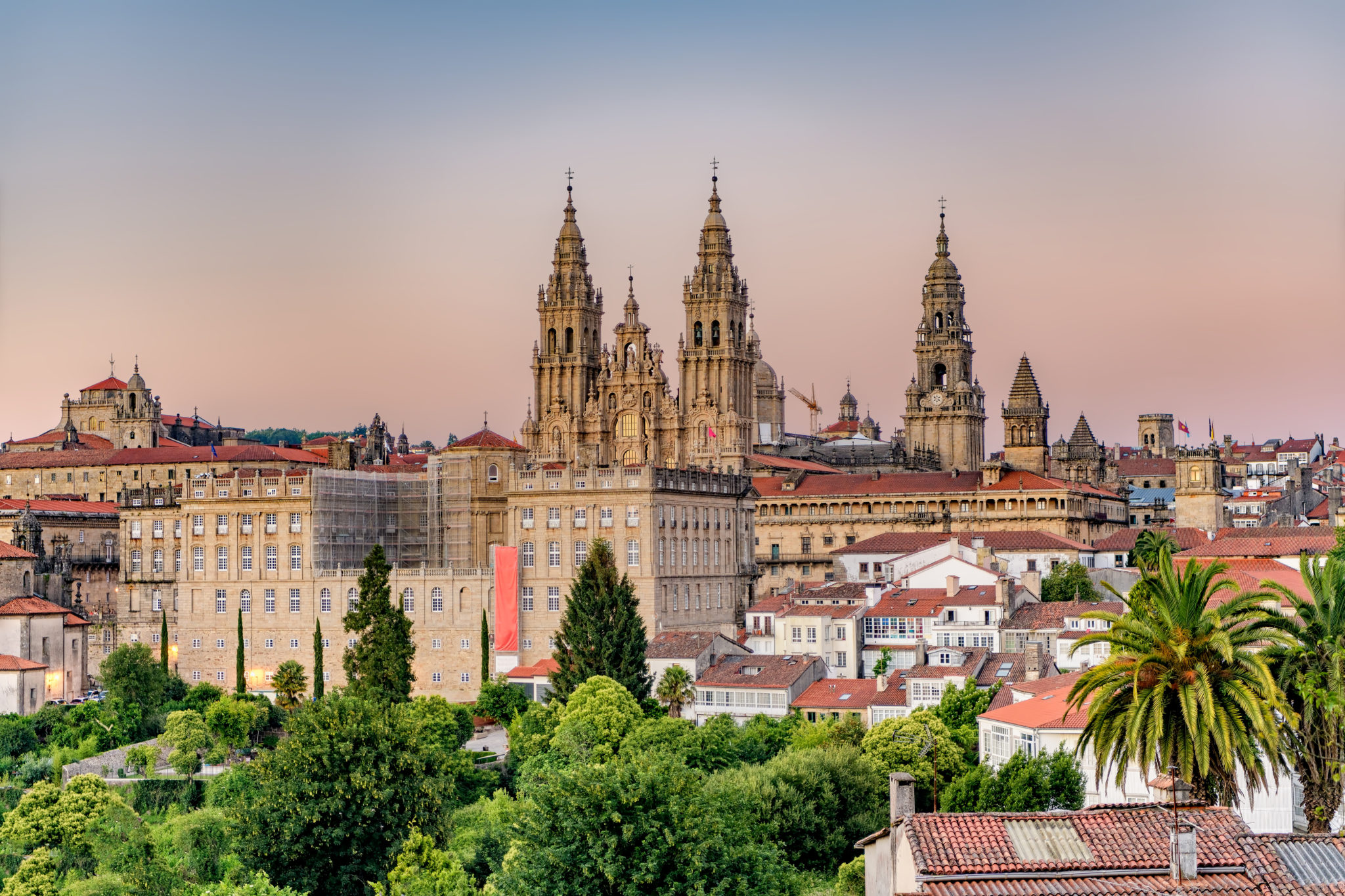 Sonnenuntergang über der Kathedrale von Santiago de Compostela